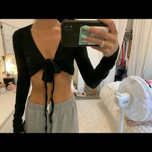 BRANDY MELVILLE tie black crop shirt